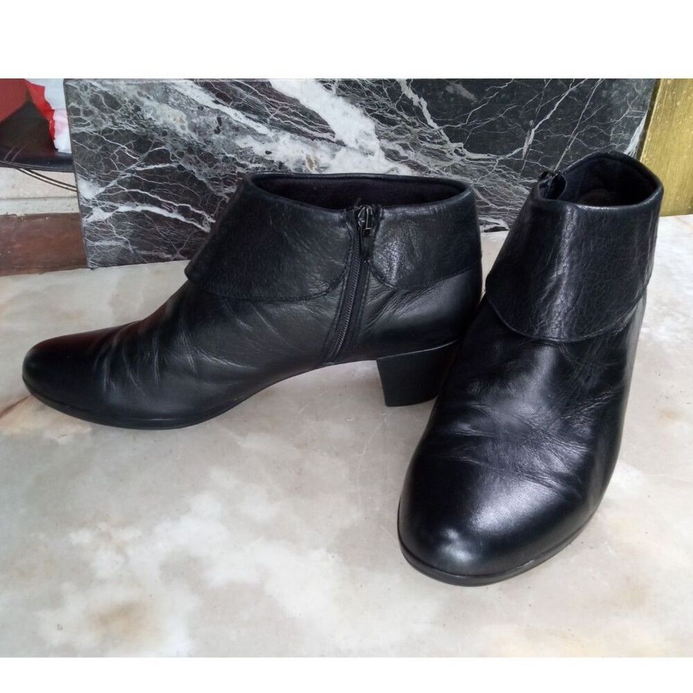 Munro Ladies Black Leather Ankle Boots sz. 11